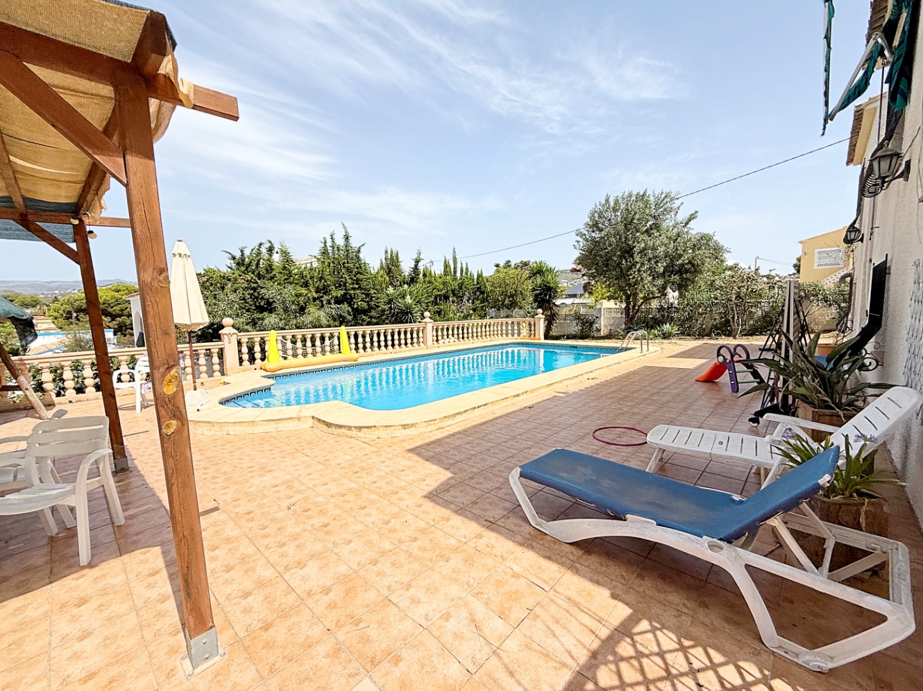 Bezaubernde Villa in Calpe mit Panoramablick in exklusiver Wohnzone — Foto 4