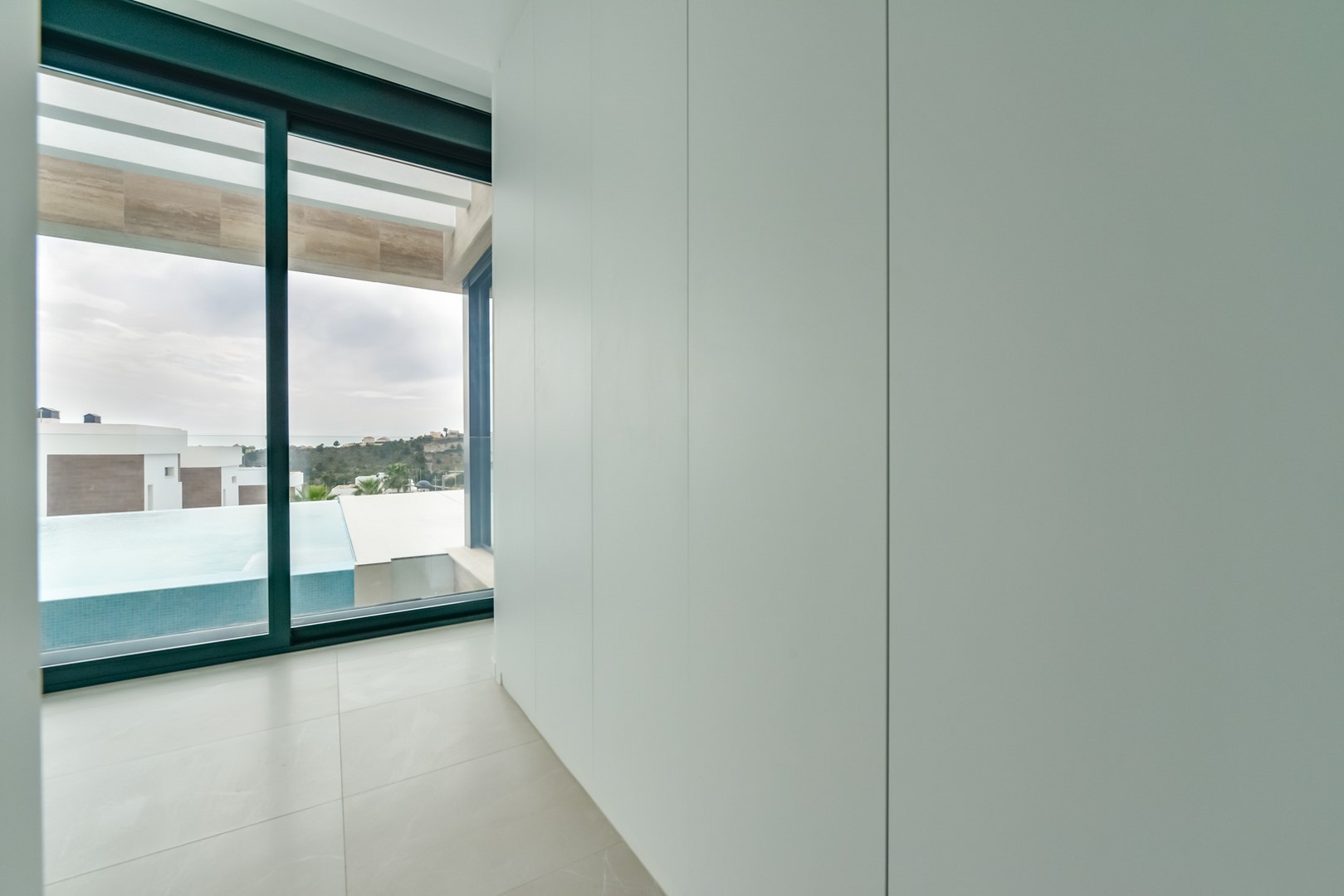 MODERNE VILLA I FINESTRAT — foto 9
