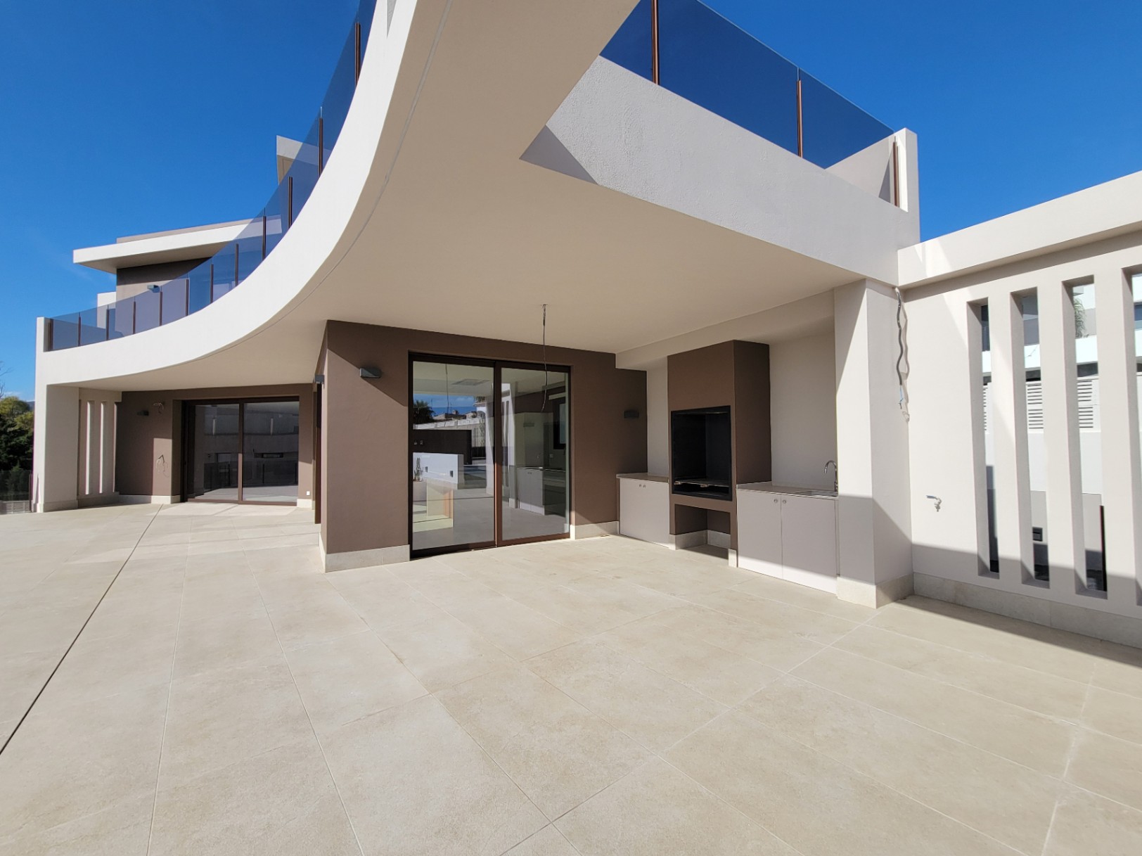 NEW BUILD VILLA CLOSE TO ALL AMENITIES — photo 9