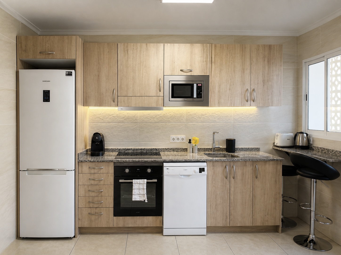 Gemütliches Apartment zum Verkauf mit 2 Schlafzimmern in Calpe, Alicante — Foto 3