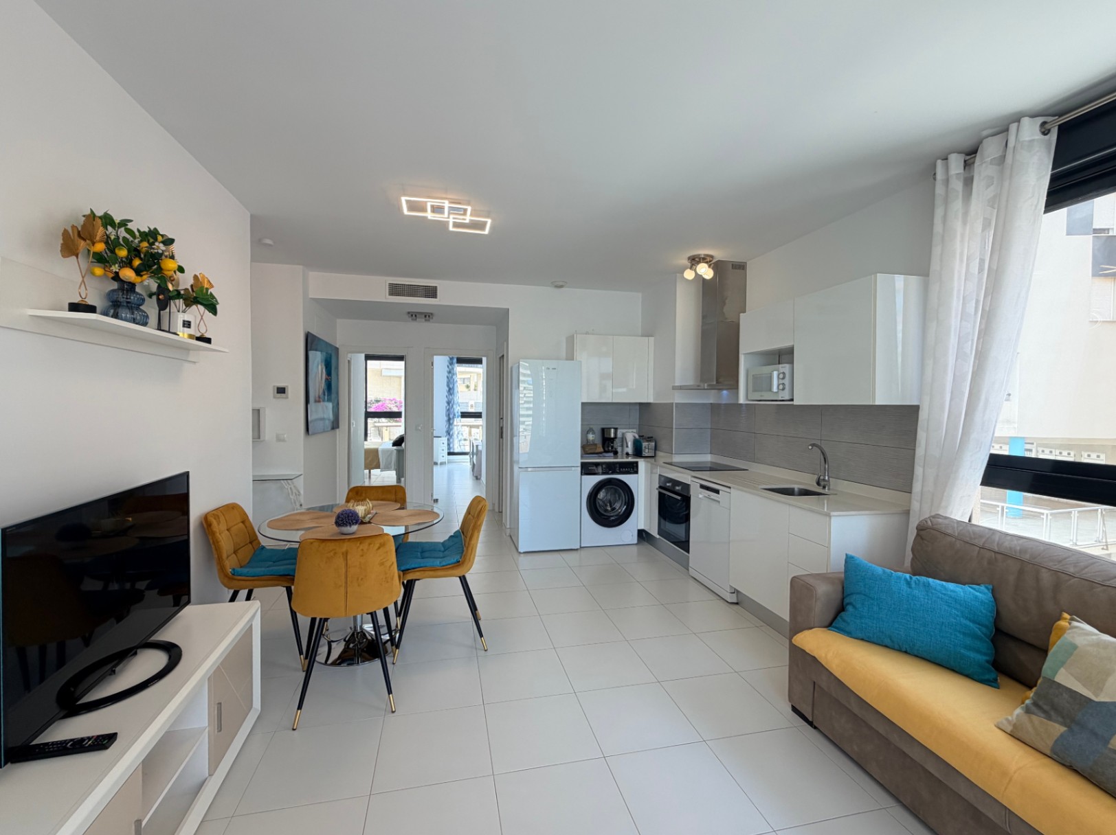 Modern 2-bedroom apartment with sea views in the Calpe Beach building — photo 26