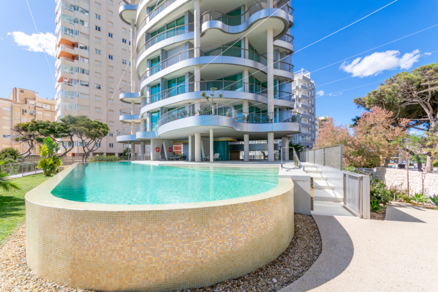 Exclusivity and Luxury on the First Line of the Sea – Last Apartment Available — photo 13