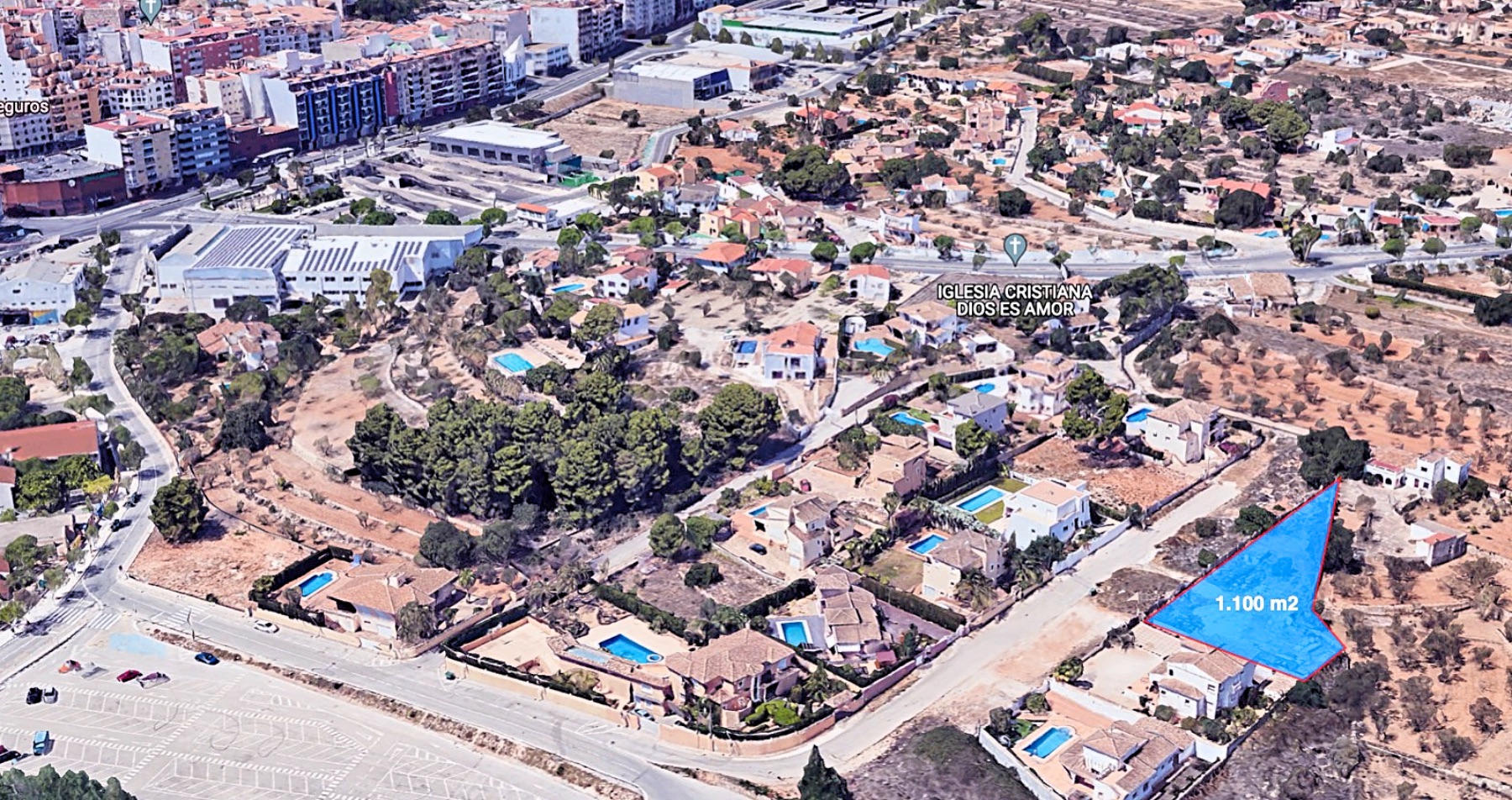 Plot for sale in Calpe, very close to the town center and services.