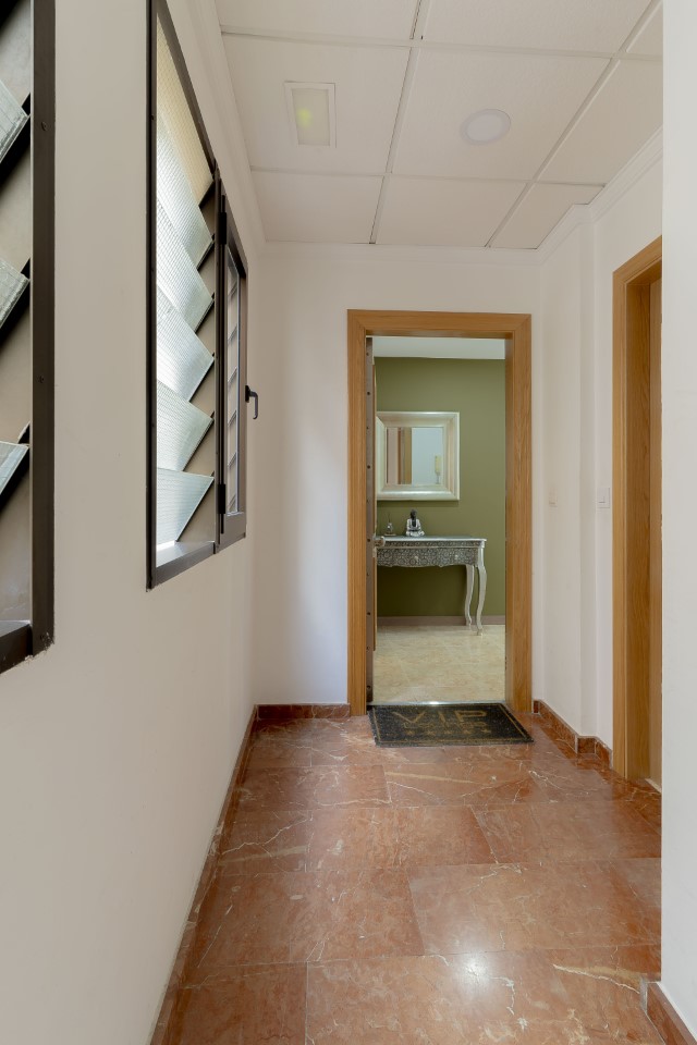 BEAUTIFUL FULLY RENOVATED APARTMENT — photo 25