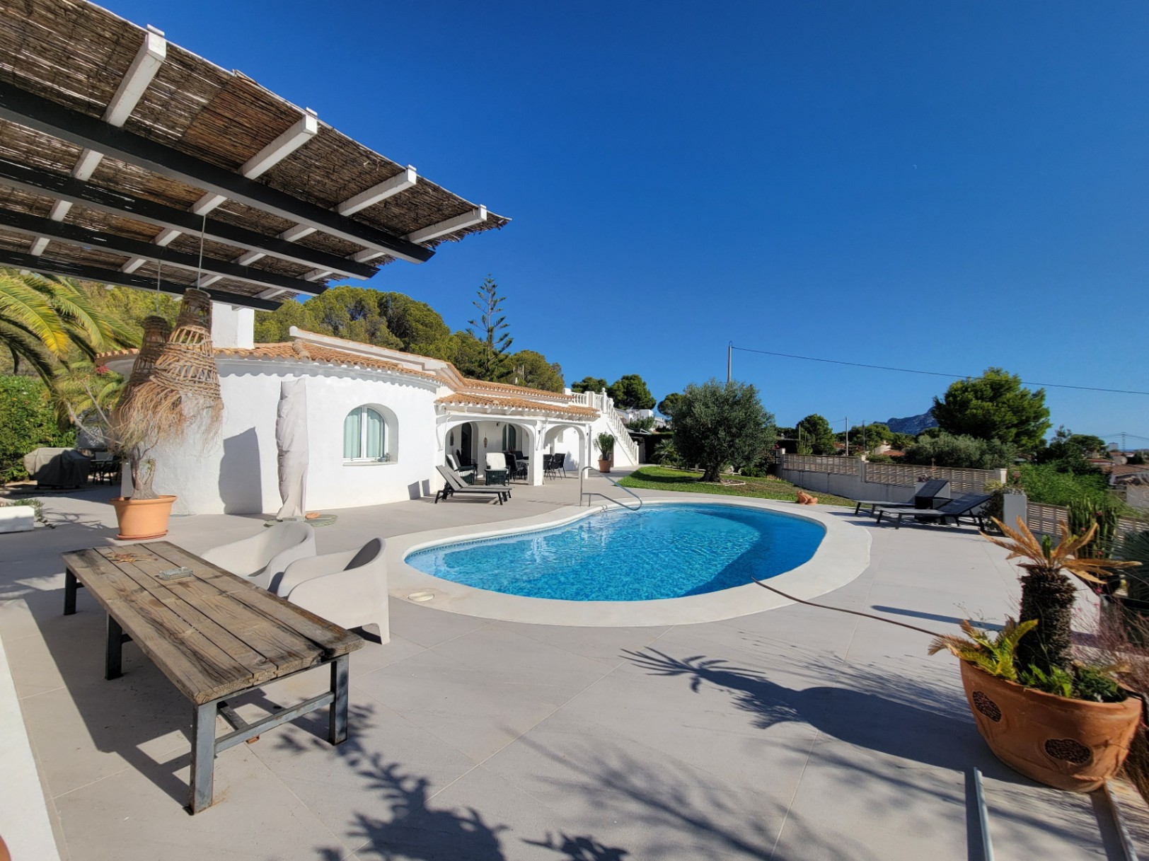 BEAUTIFUL VILLA CLOSE TO ALL SERVICES