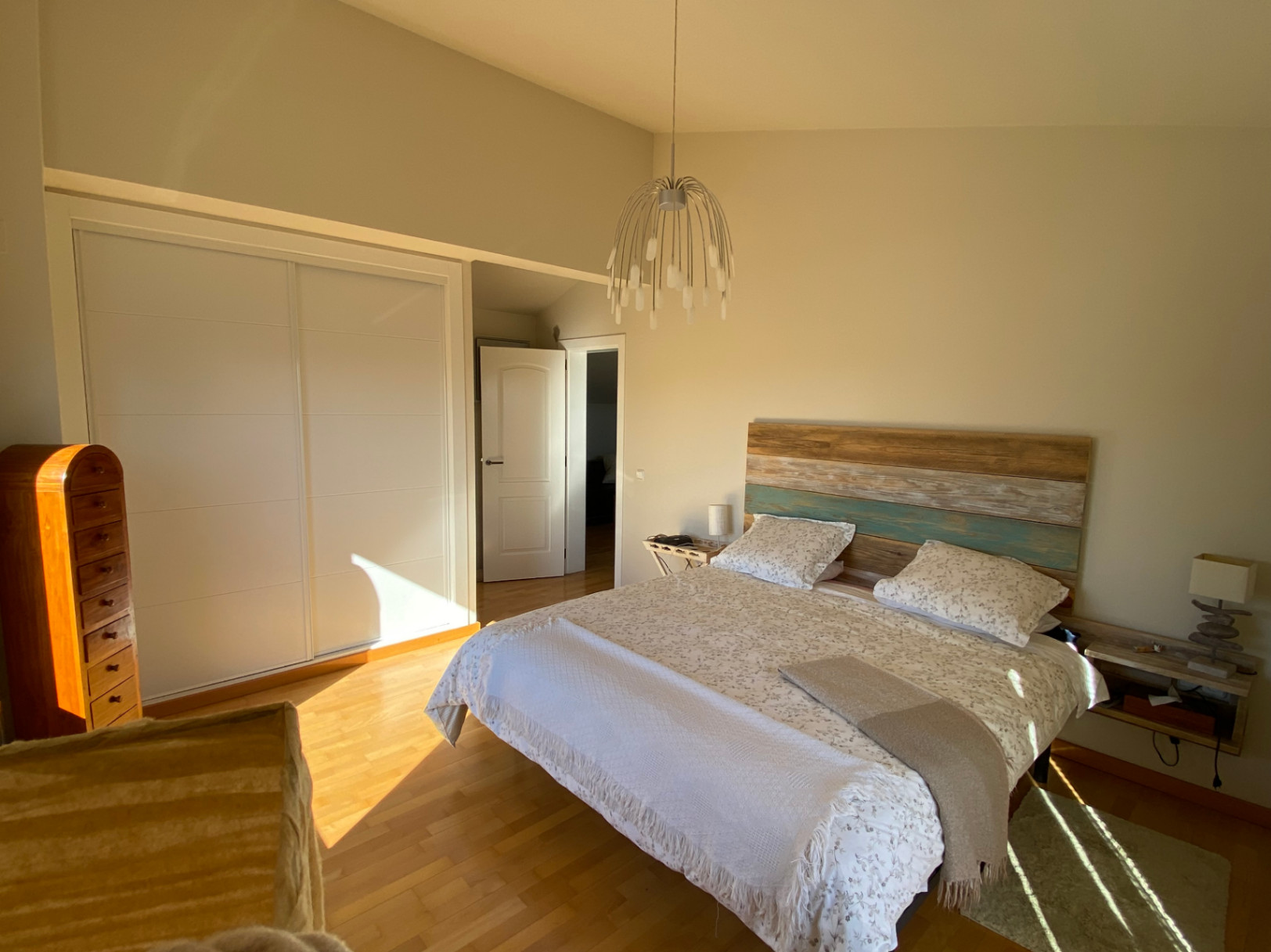 VILLA WITH GUEST APARTMENT IN GOOD LOCATION — photo 34