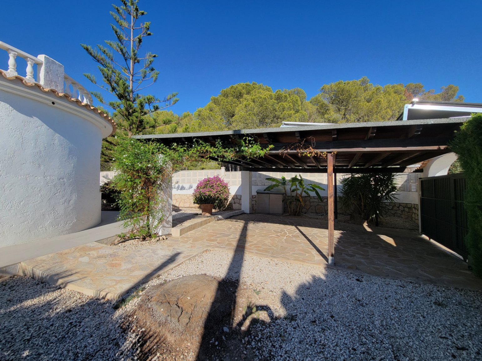 WUNDERSCHÖNE VILLA IN DER NÄHE ALLER DIENSTLEISTUNGEN — Foto 13