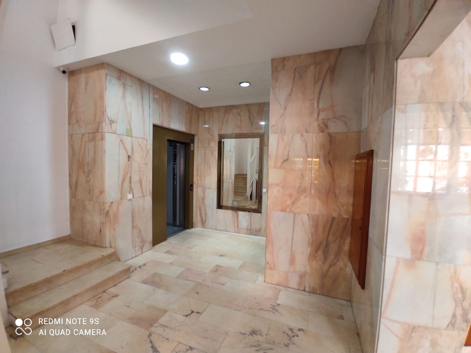 Central apartment with sea views and terrace — photo 24