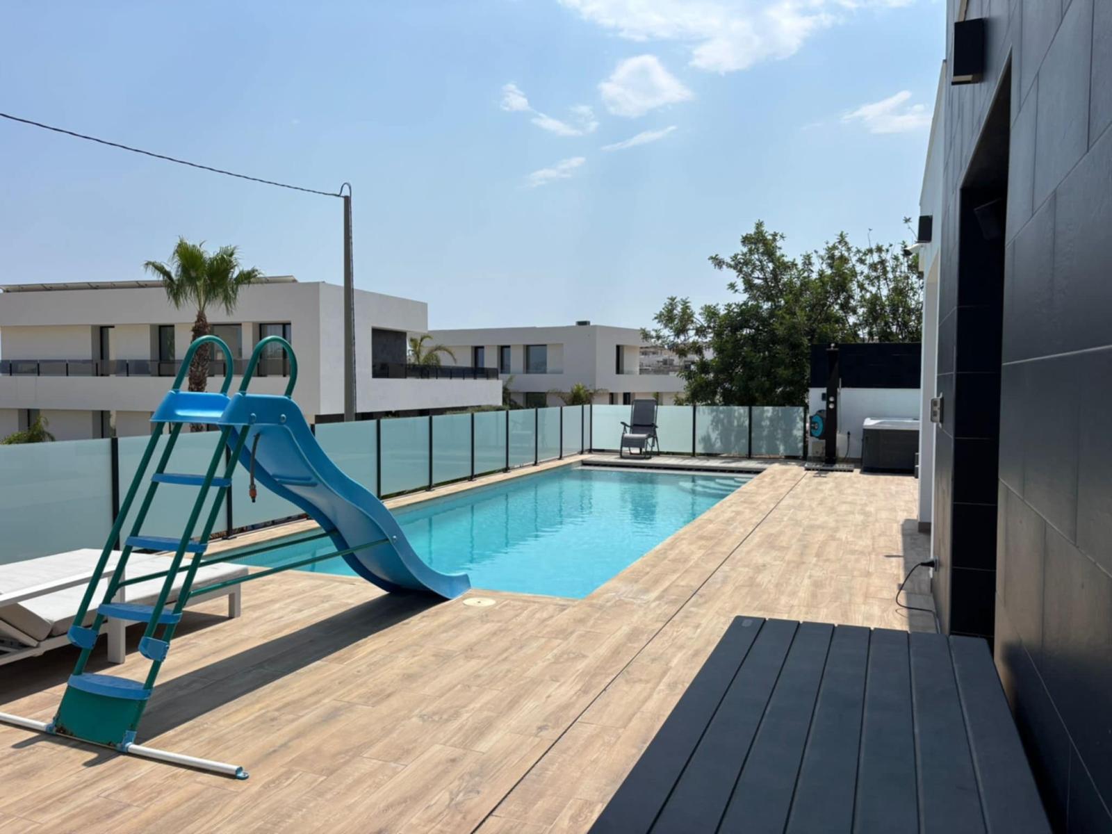 Exklusive Luxusvilla mit Ibiza-Design, Swimmingpool, Spa und Gästewohnung in Calpe — Foto 21