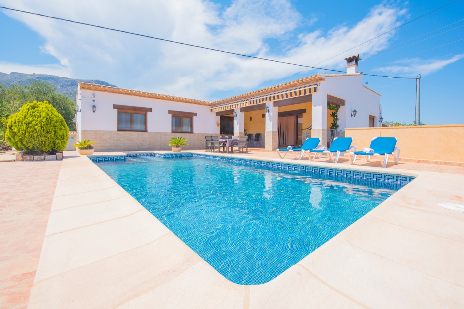 Exceptional villa for sale in Calpe offers the perfect balance between comfort and style. — photo 29