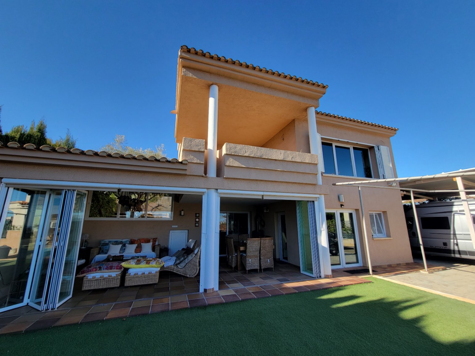 VILLA WITH GUEST APARTMENT IN GOOD LOCATION — photo 4