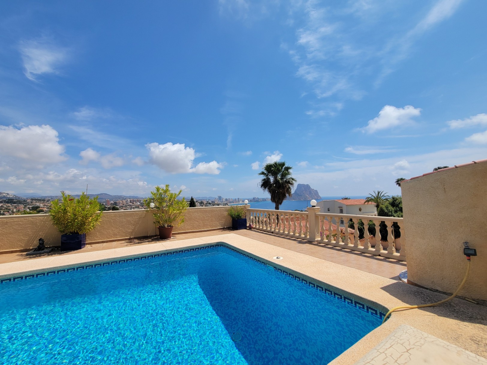 VILLA IN MARYVILLA WITH SPECTACULAR VIEWS — photo 6