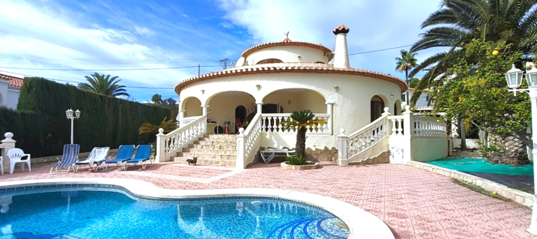 Impressive villa with pool and spectacular views of Peñón