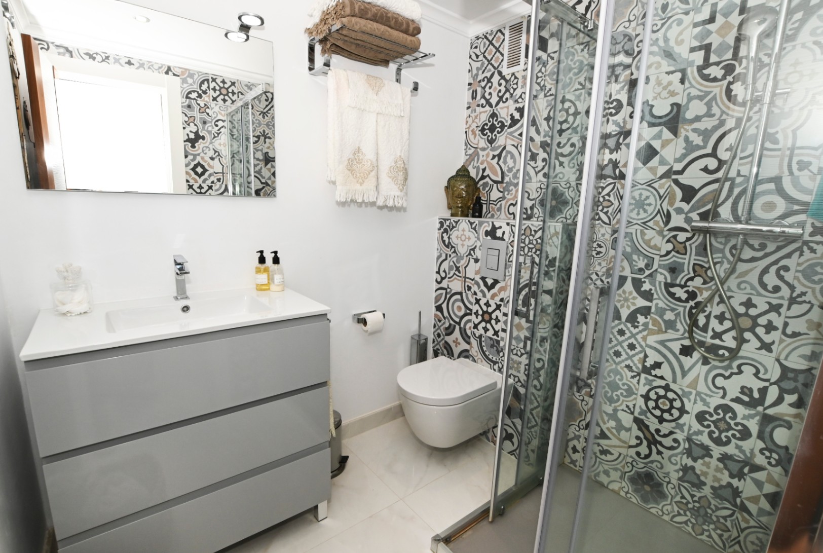 Fantastic First-Line Apartment — photo 26