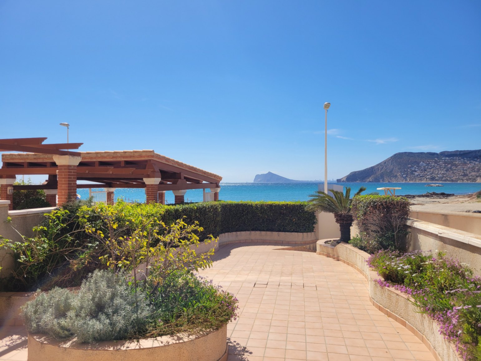 Appartamento in prima linea spiaggia con accesso diretto alla spiaggia. — foto 34