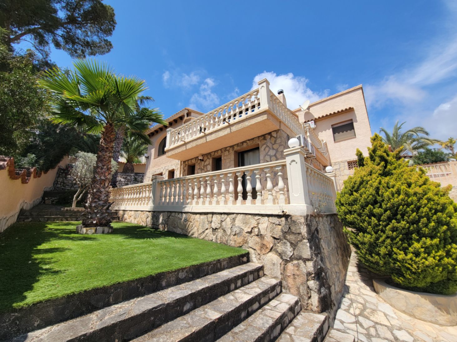 VILLA IN MARYVILLA WITH SPECTACULAR VIEWS — photo 4