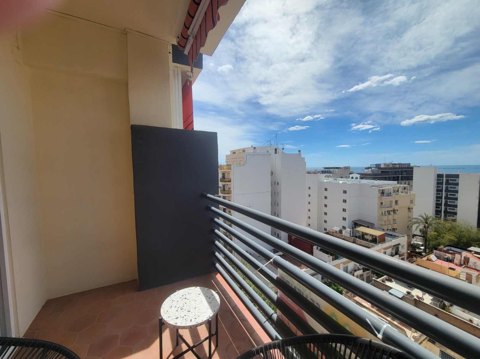APARTMENT CLOSE TO ALL SERVICES AND THE BEACH