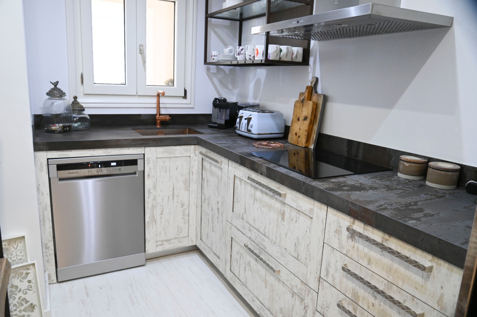 Fantastic First-Line Apartment — photo 18