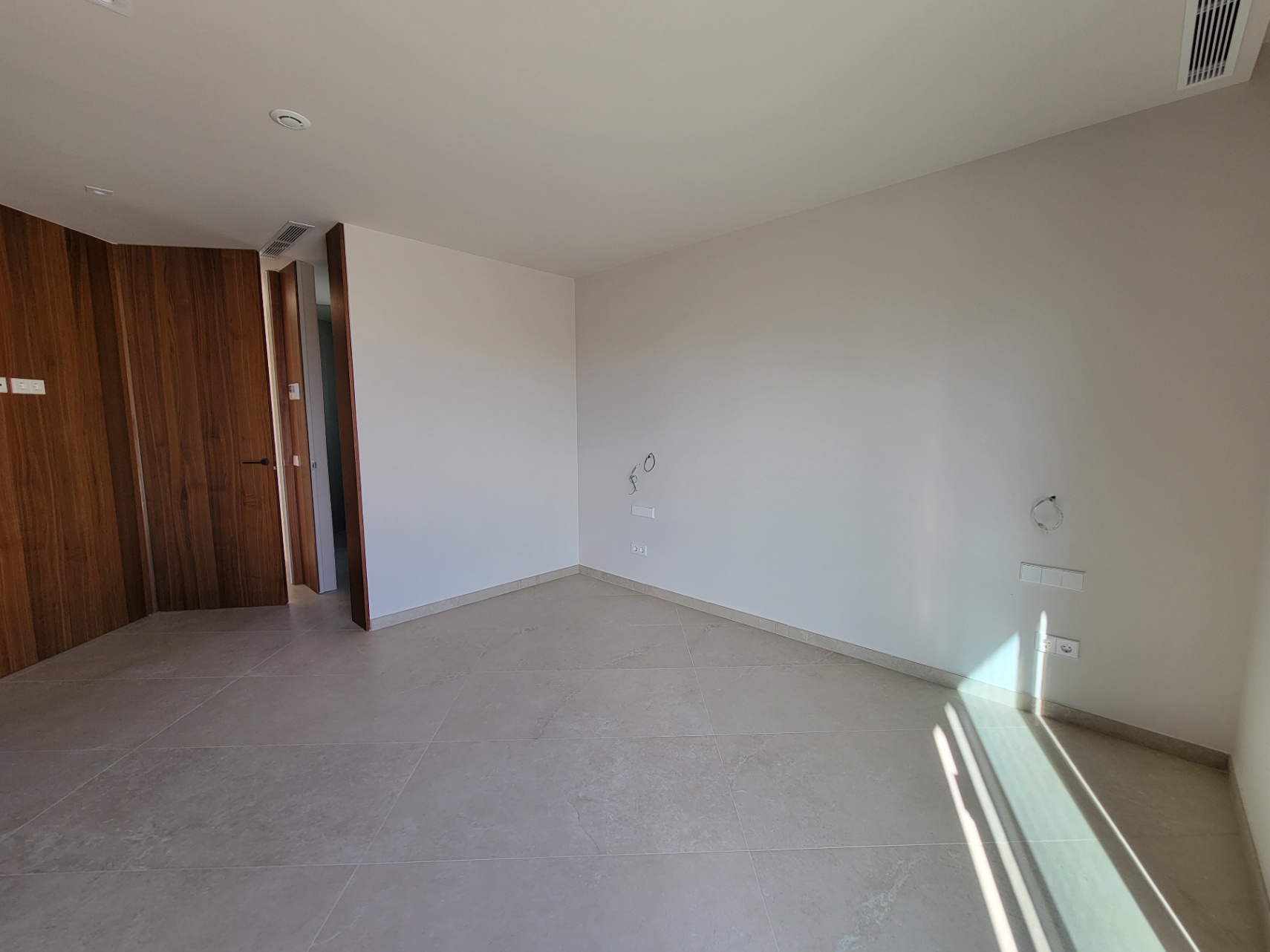 NEW BUILD VILLA CLOSE TO ALL AMENITIES — photo 28