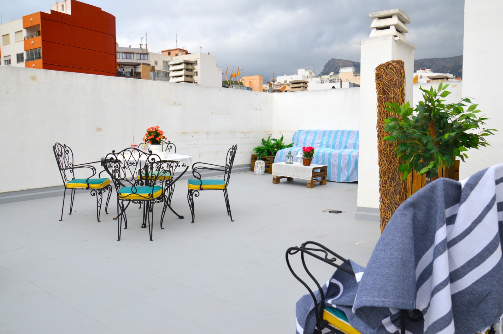 Penthouse for sale in the heart of Calpe with solarium, pool. Parking and storage room optional. — photo 14