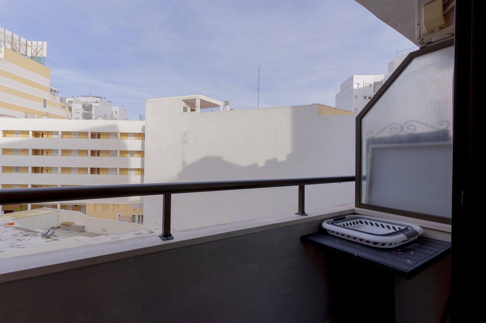 BEAUTIFUL FULLY RENOVATED APARTMENT — photo 26