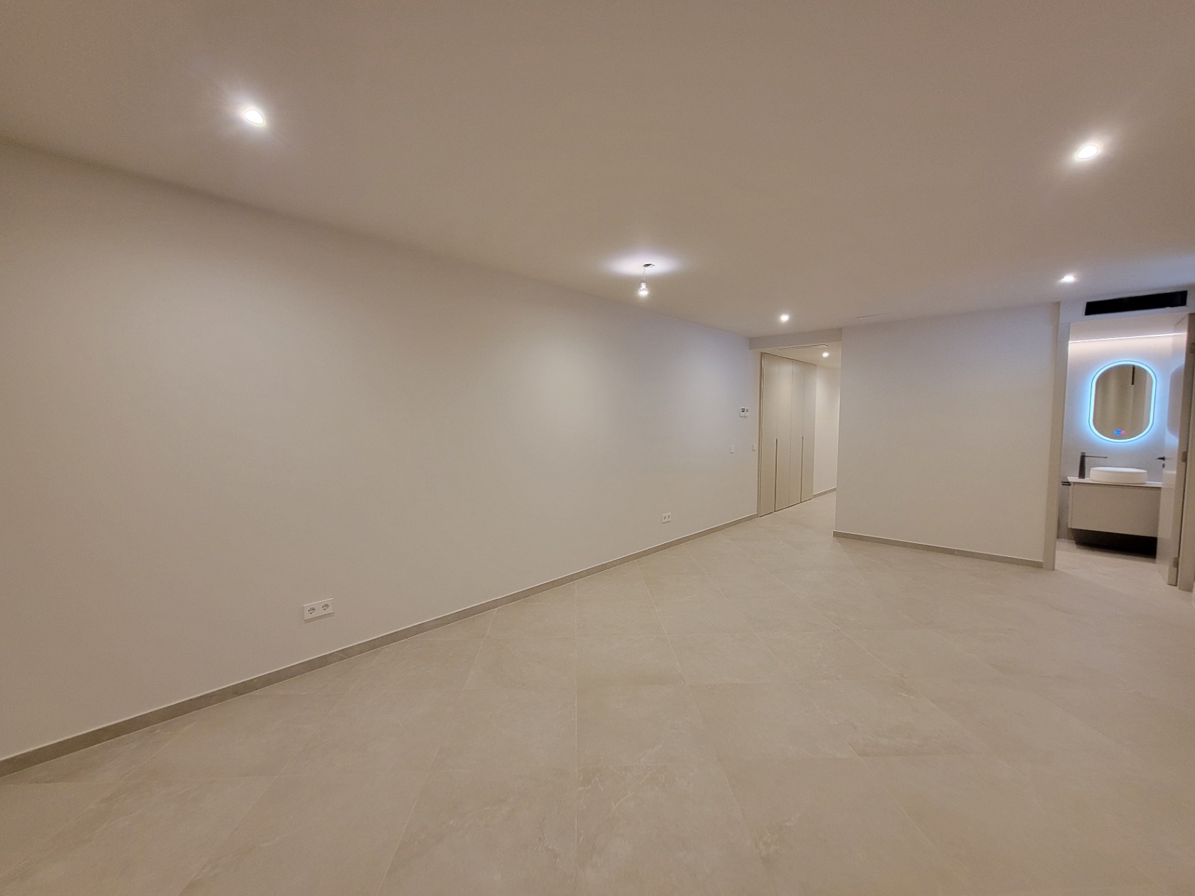 NEW BUILD VILLA CLOSE TO ALL AMENITIES — photo 39