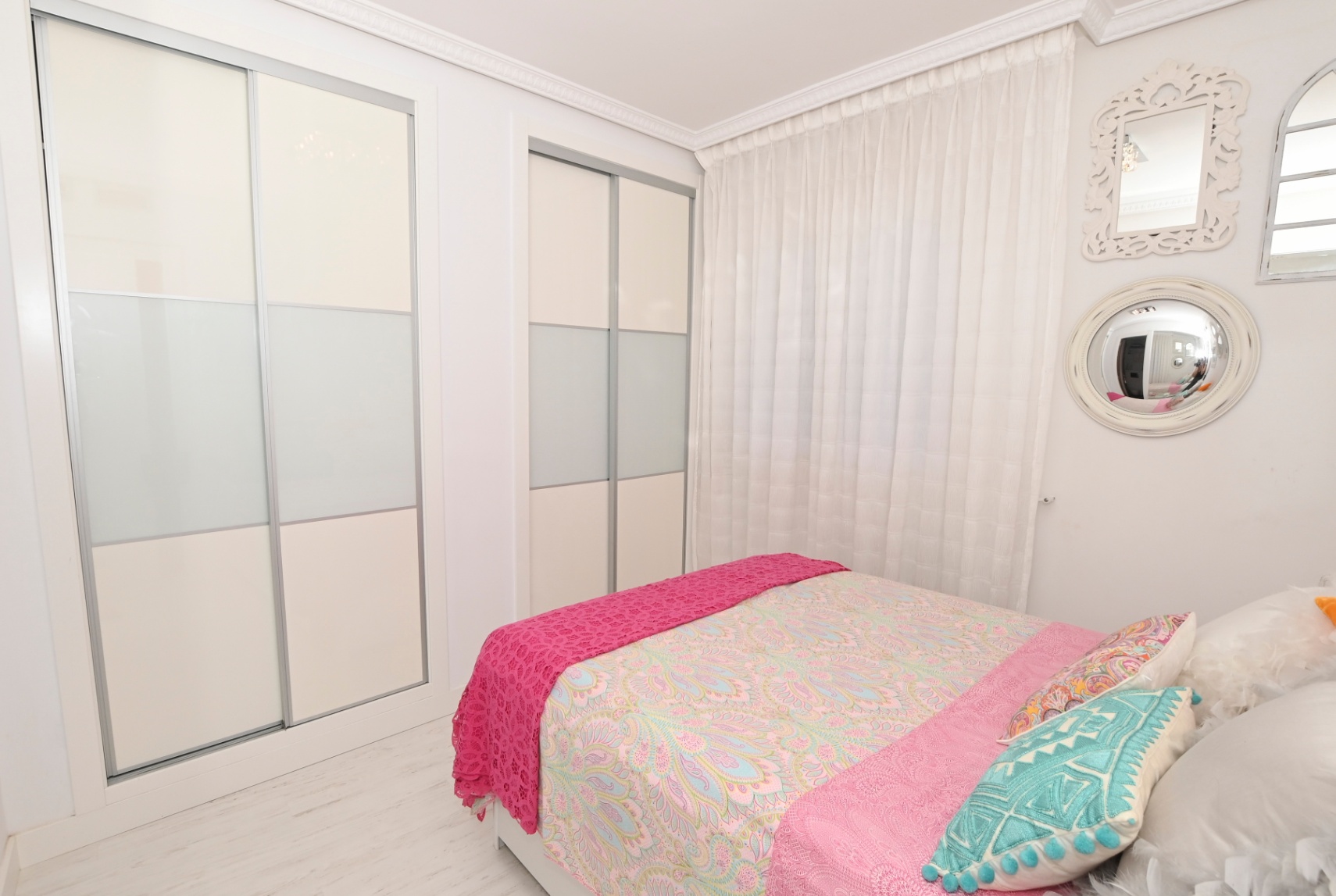 Fantastic First-Line Apartment — photo 24