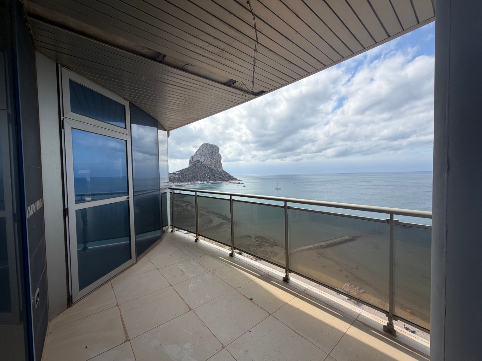 EKSKLUZYWNY PENTHOUSE Z PANORAMICZNYM WIDOKIEM NA MORZE I CAŁE CALPE — zdjęcie 10