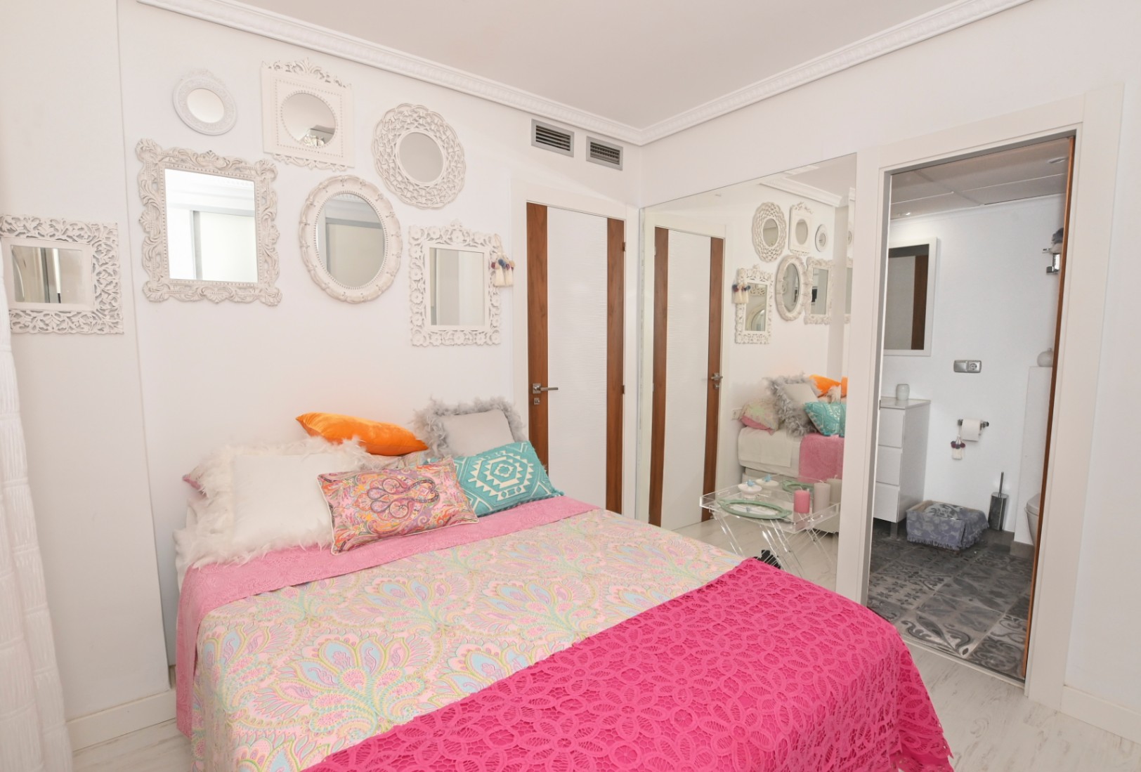 Fantastic First-Line Apartment — photo 23