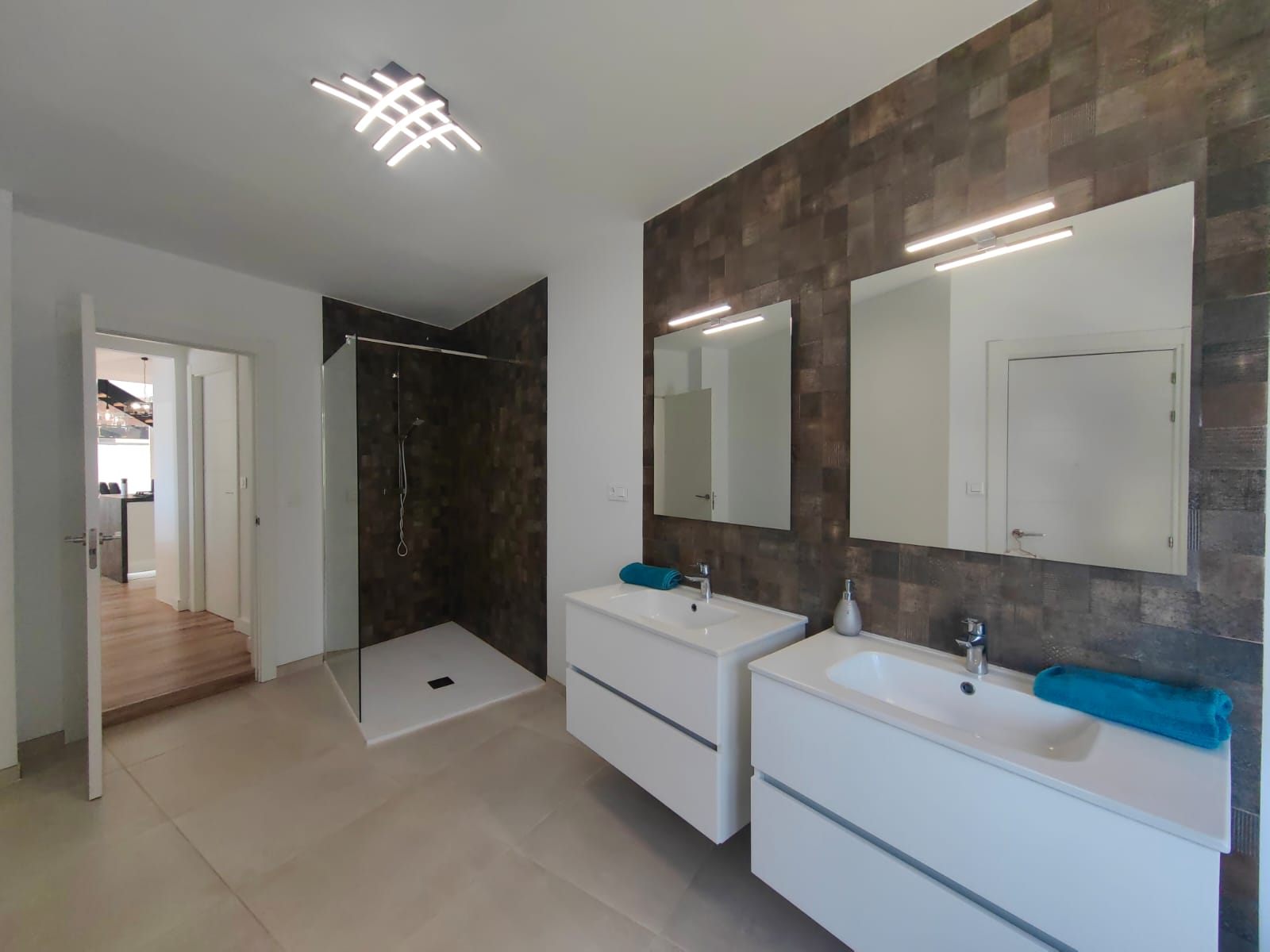High-Quality Villa with Panoramic Sea Views — photo 25