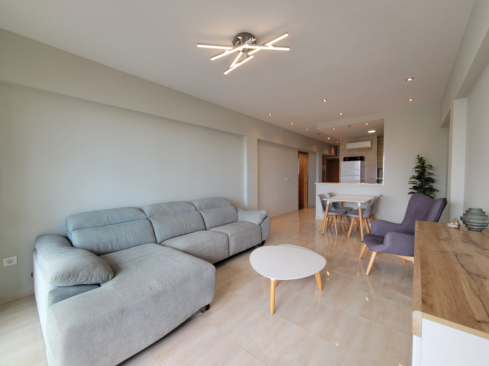 APARTMENT CLOSE TO ALL SERVICES AND THE BEACH — photo 4
