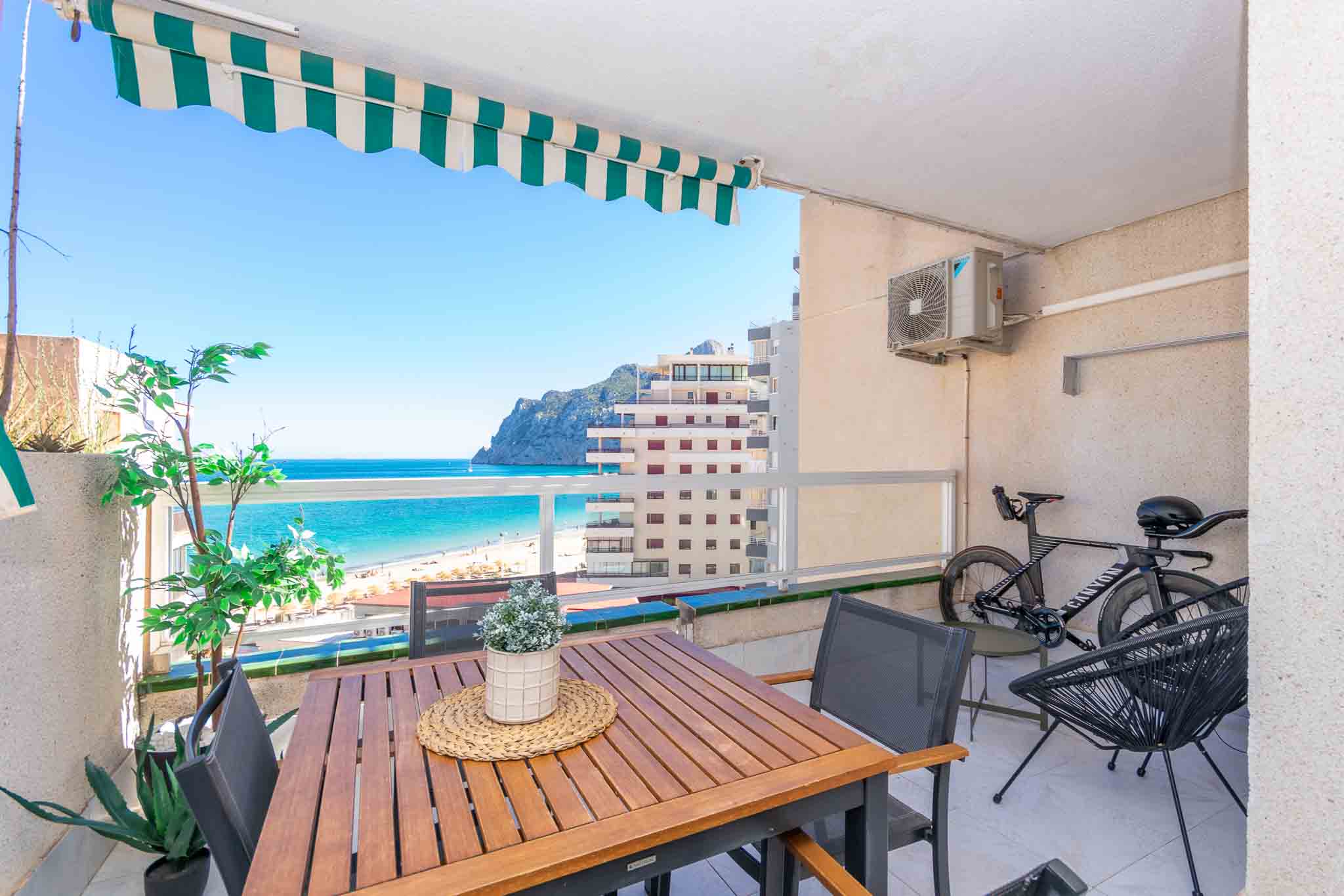 RENOVATED APARTMENT IN LA FOSSA WITH SEA VIEWS
