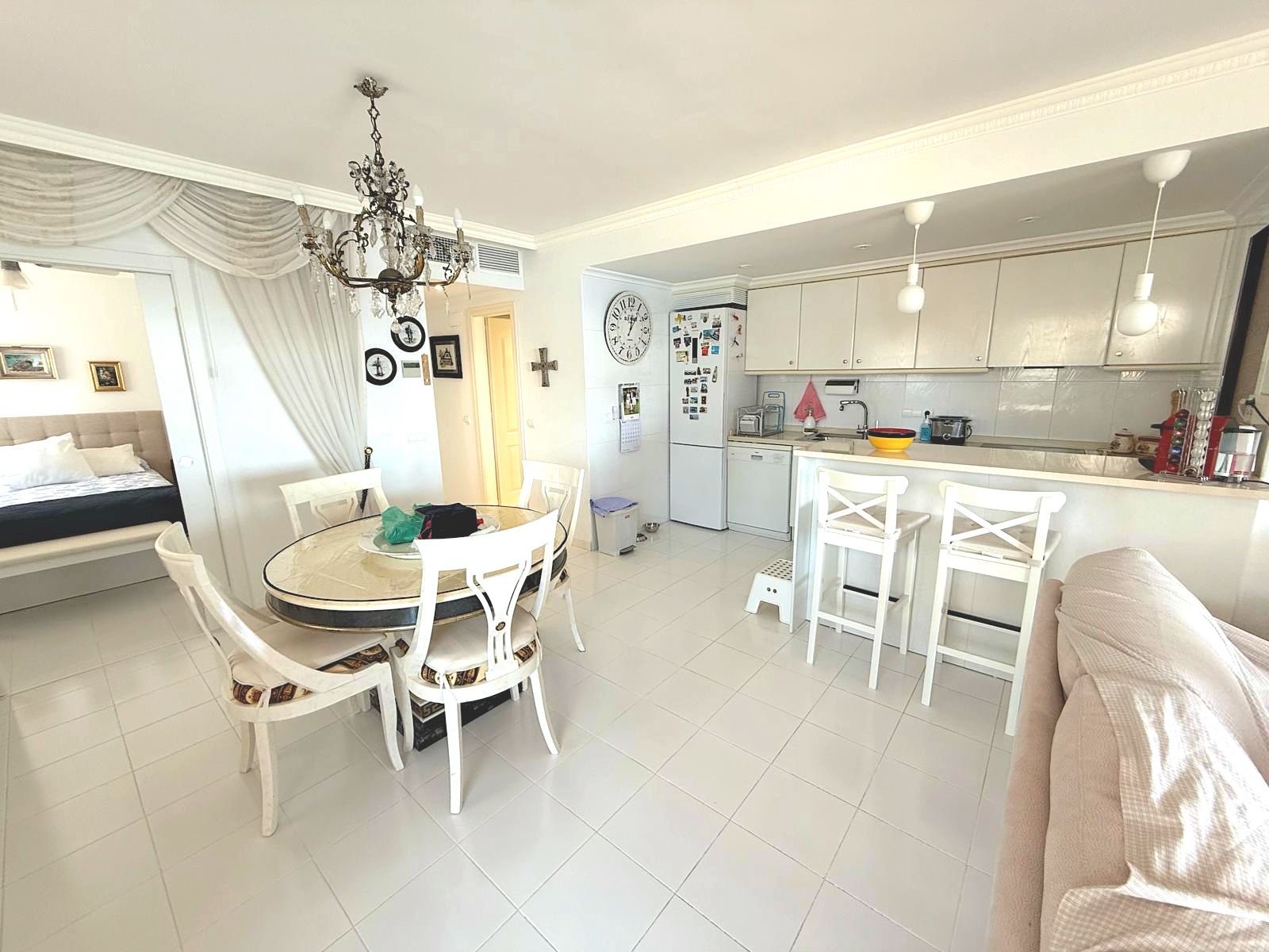 2-Bedroom Apartment with Sea Views — photo 7
