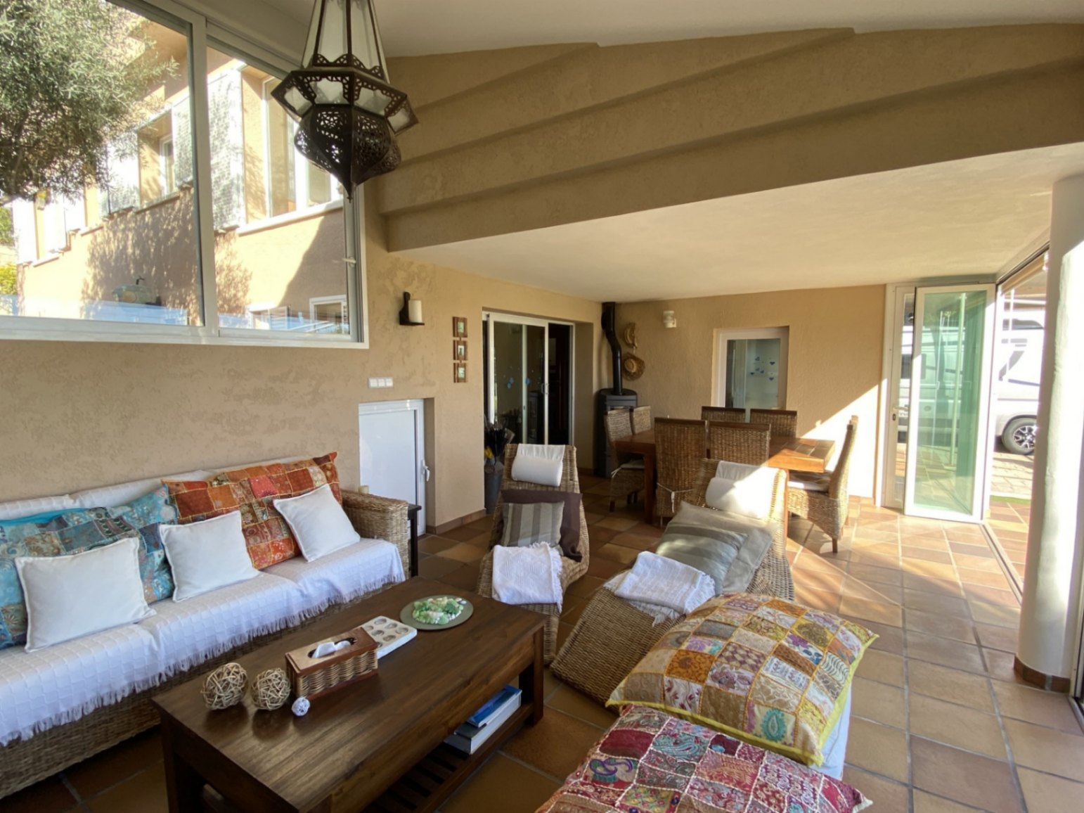 VILLA WITH GUEST APARTMENT IN GOOD LOCATION — photo 36