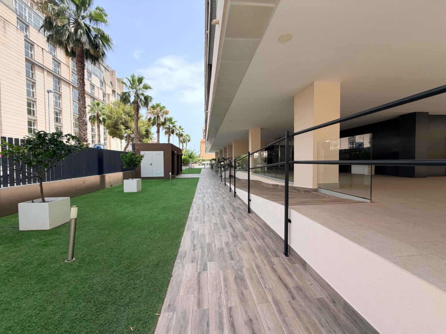 Modern 2-bedroom apartment with sea views in the Calpe Beach building — photo 35