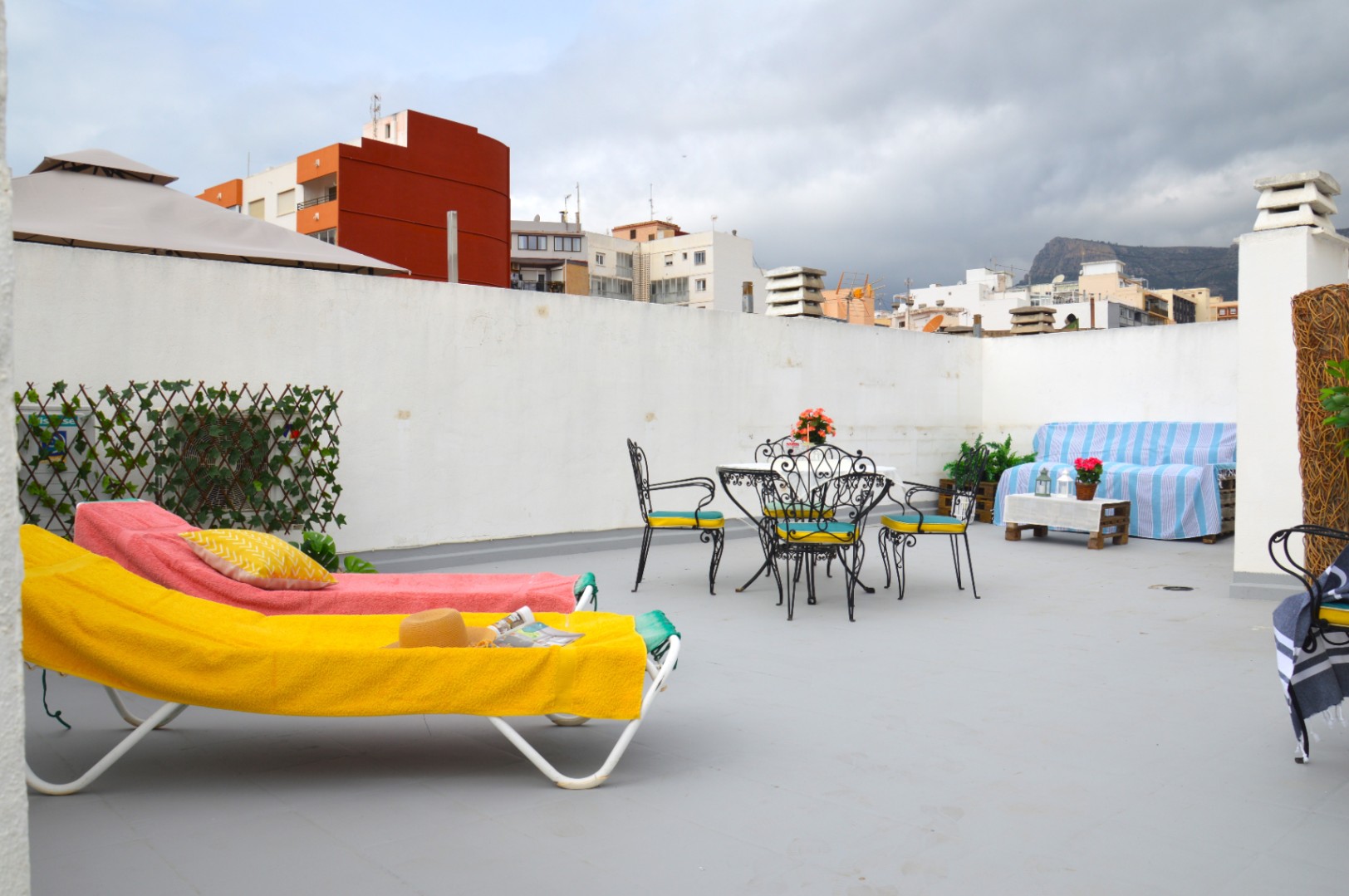 Penthouse for sale in the heart of Calpe with solarium, pool. Parking and storage room optional. — photo 6