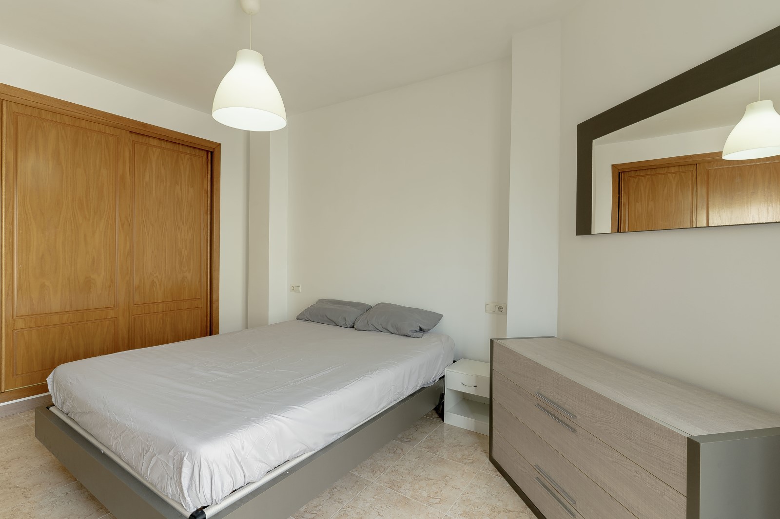 BEAUTIFUL FULLY RENOVATED APARTMENT — photo 18