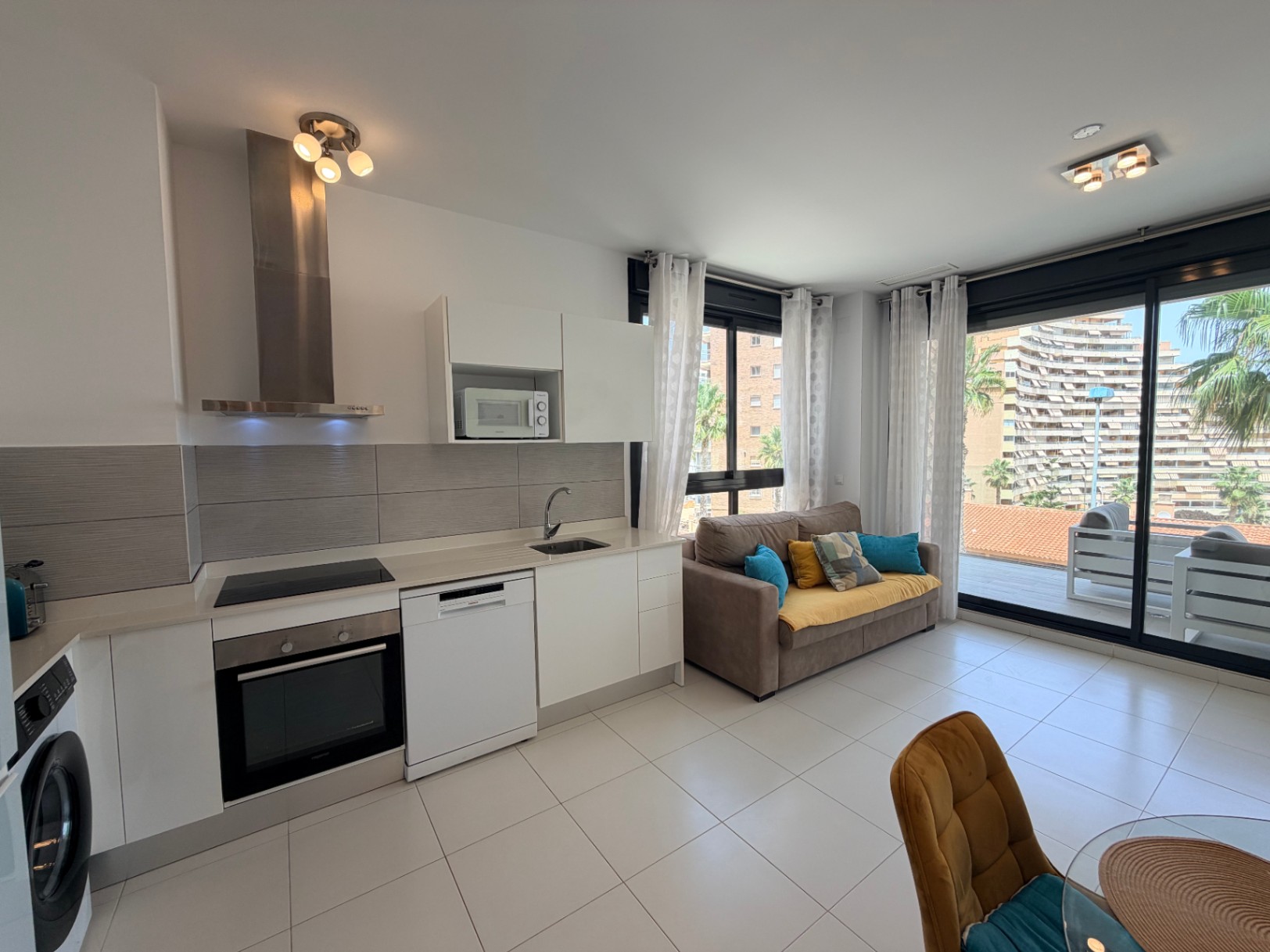 Modern 2-bedroom apartment with sea views in the Calpe Beach building — photo 24