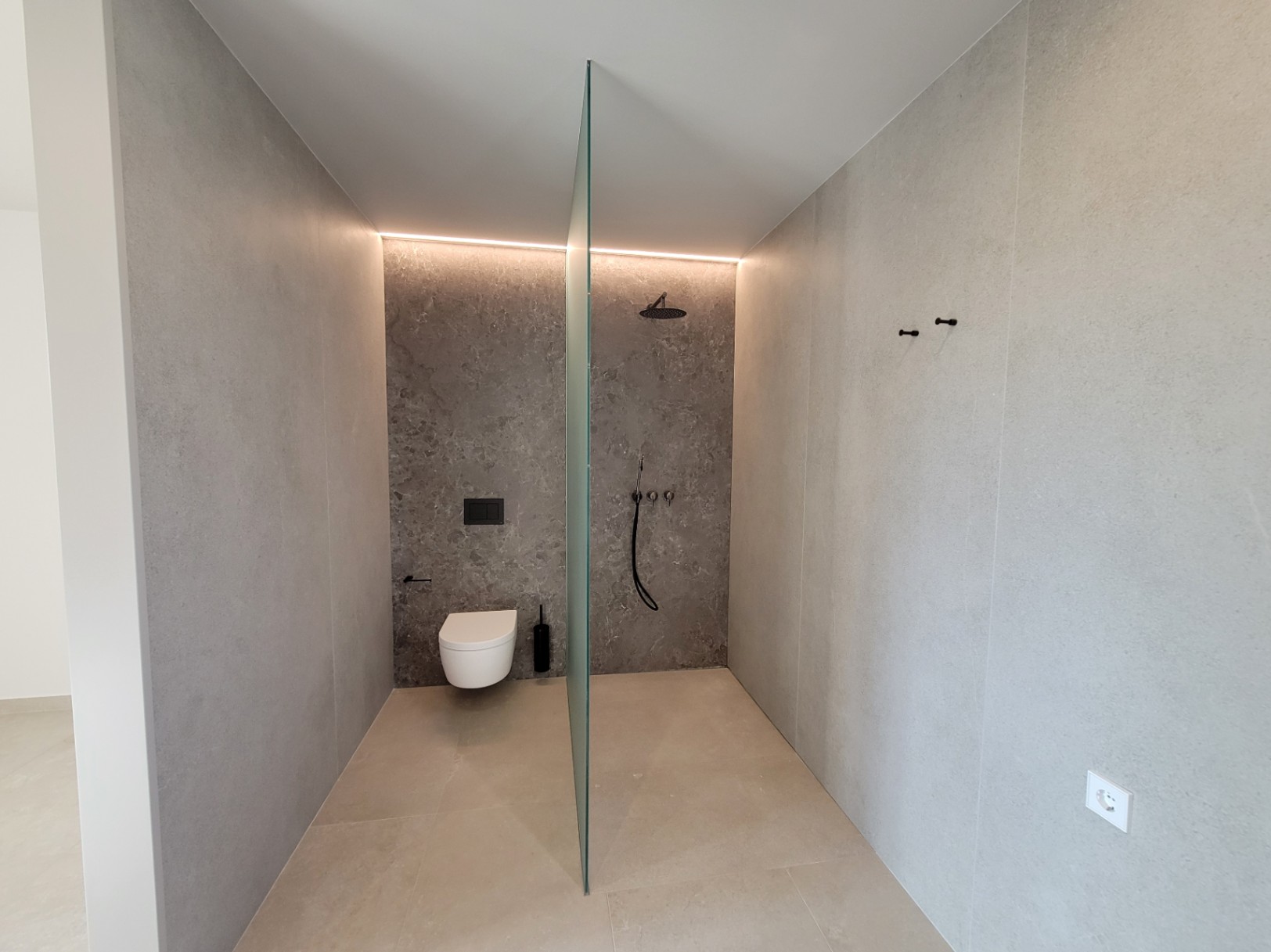NEW BUILD VILLA CLOSE TO ALL AMENITIES — photo 22