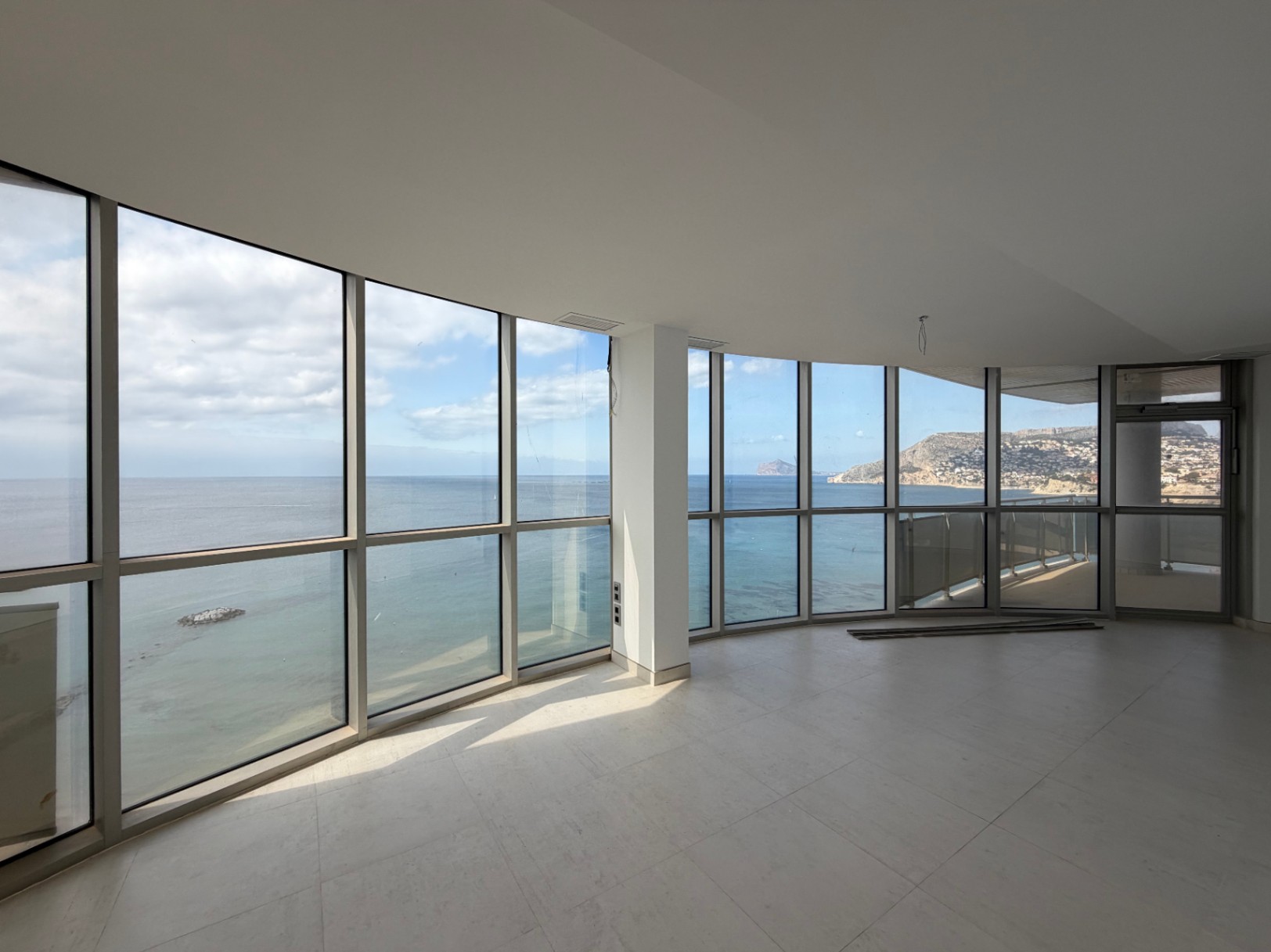 EKSKLUZYWNY PENTHOUSE Z PANORAMICZNYM WIDOKIEM NA MORZE I CAŁE CALPE — zdjęcie 5