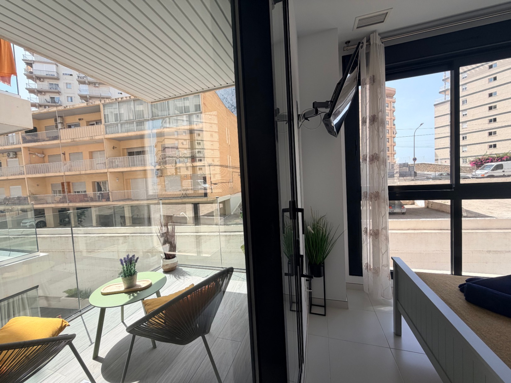 Modern 2-bedroom apartment with sea views in the Calpe Beach building — photo 11