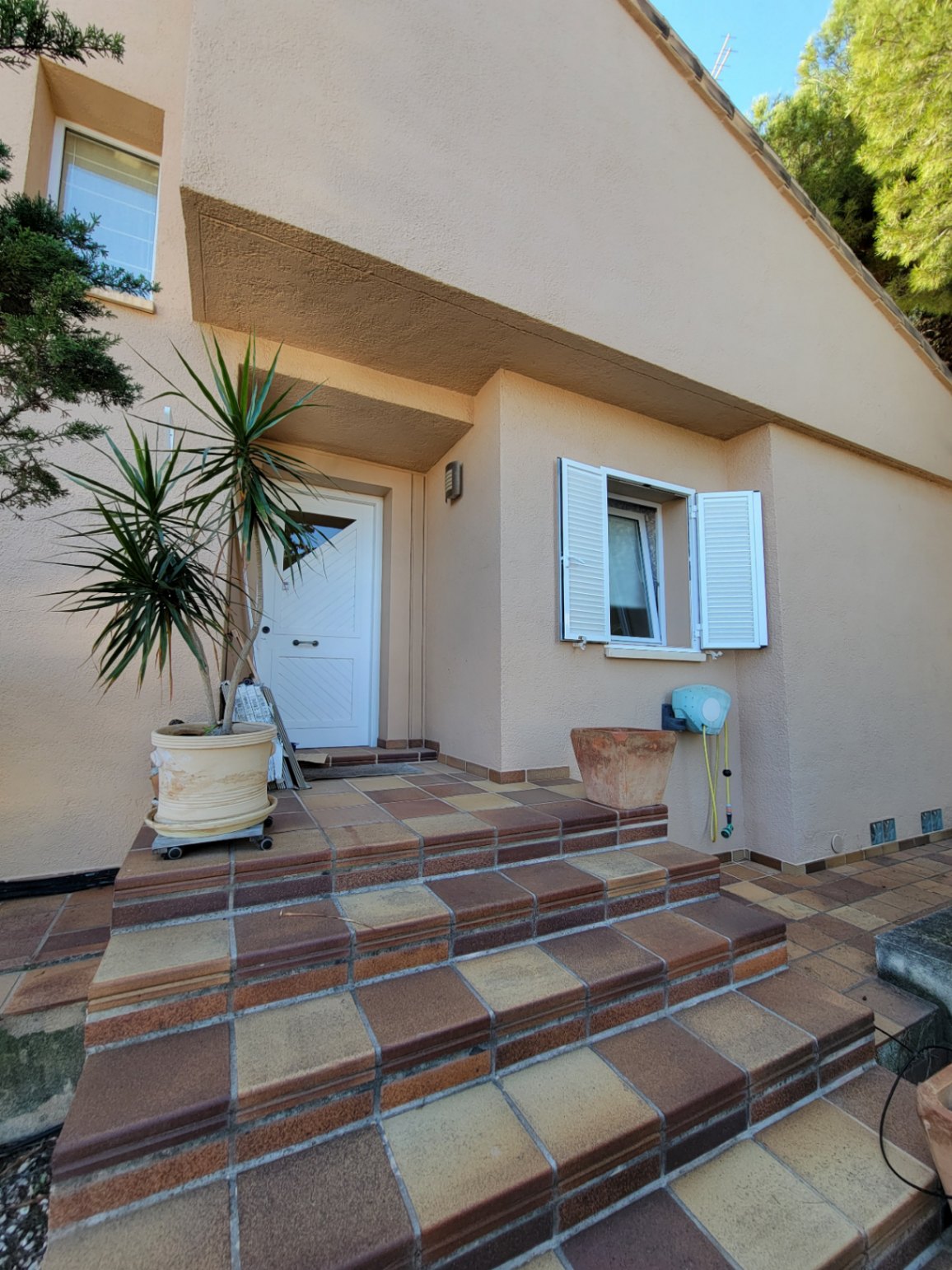 VILLA WITH GUEST APARTMENT IN GOOD LOCATION — photo 9