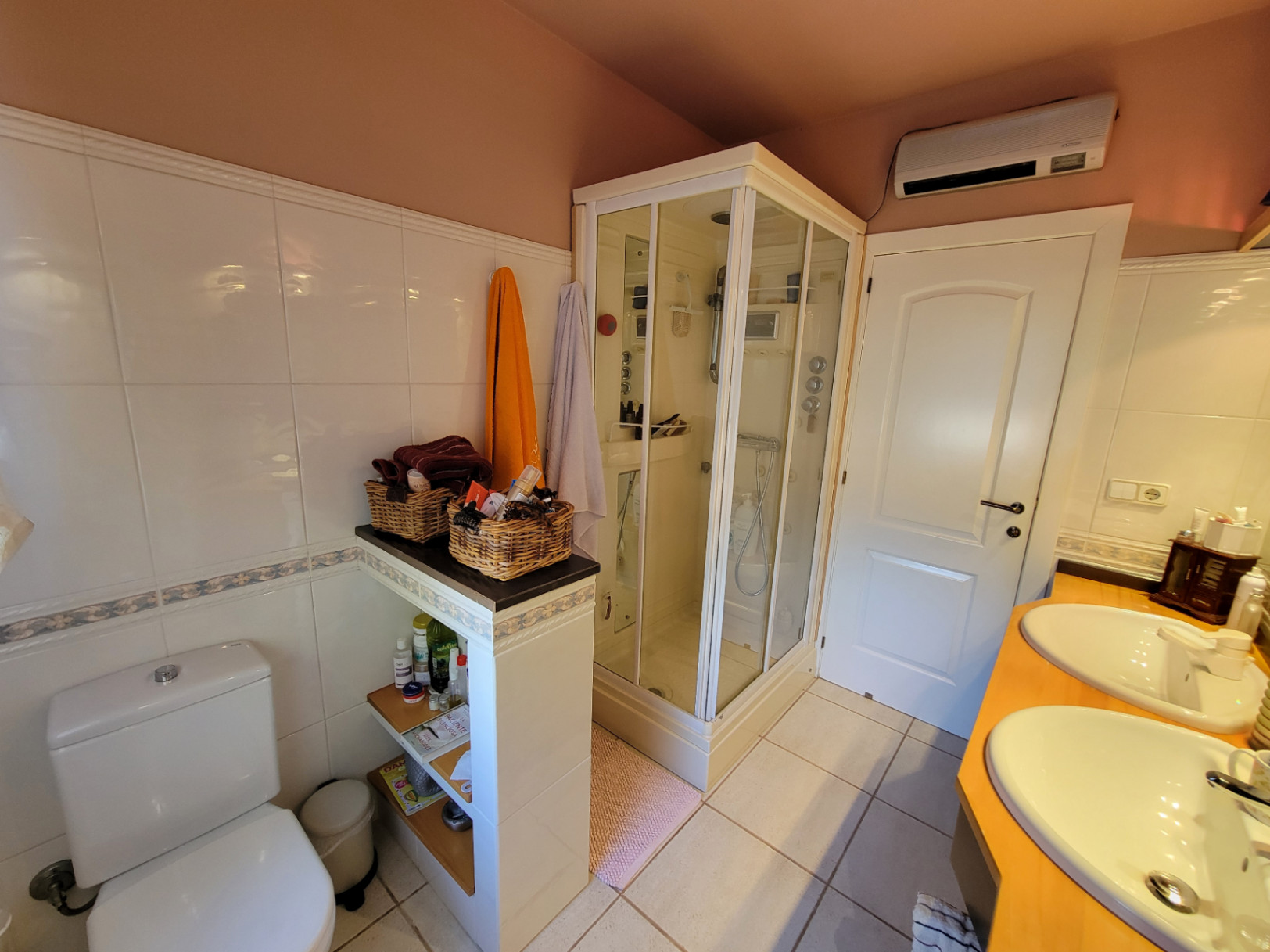 VILLA WITH GUEST APARTMENT IN GOOD LOCATION — photo 27