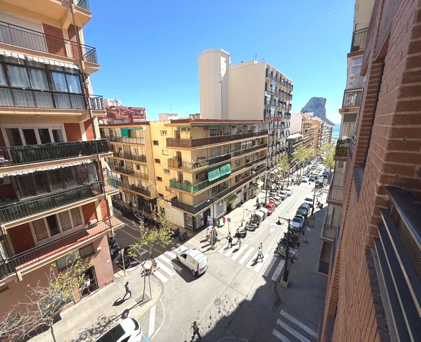 Niezrównana lokalizacja: eleganckie mieszkanie w centrum Calpe — zdjęcie 23