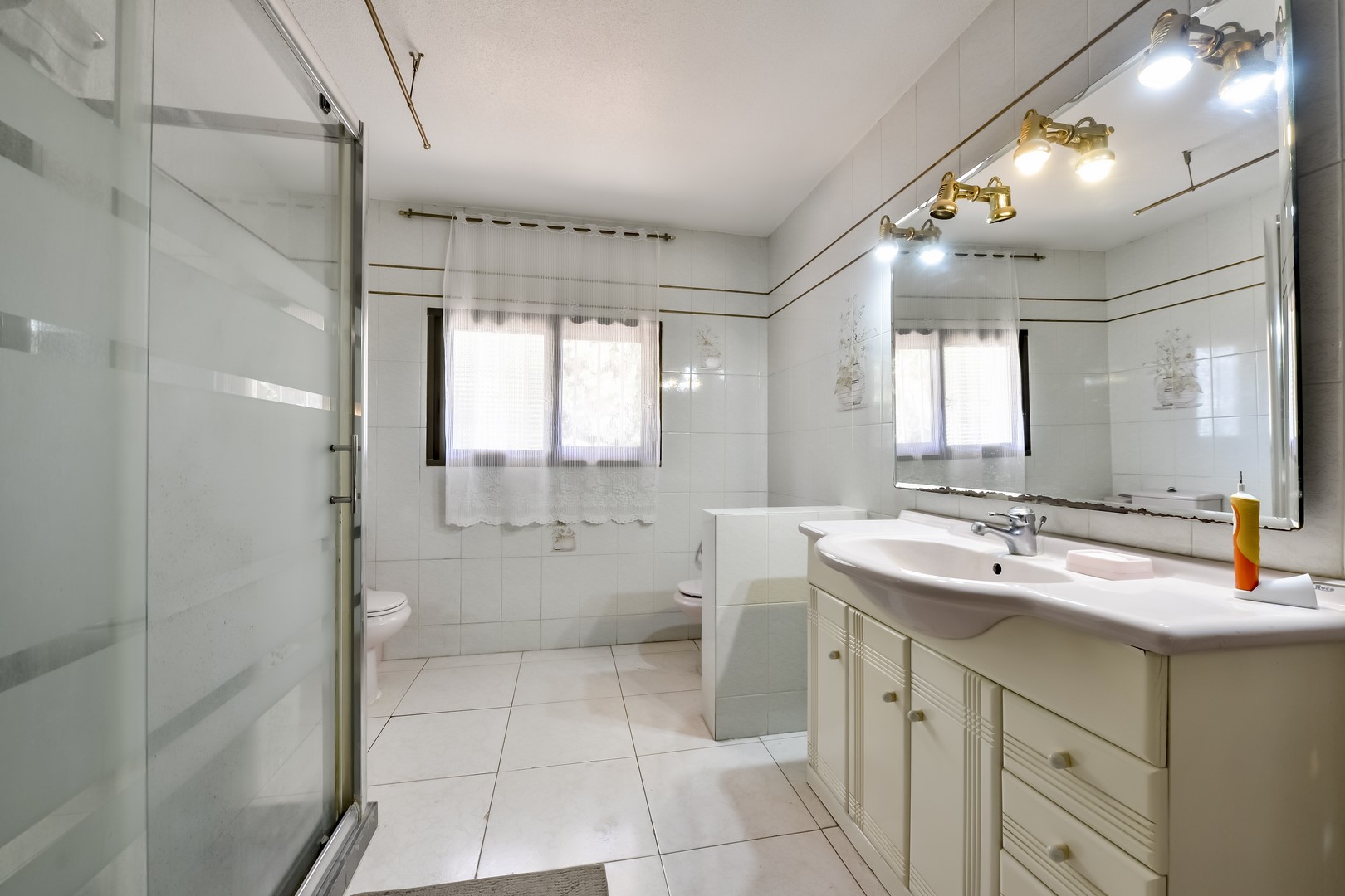 AMPLIA CASA EN BENIDORM — foto 27