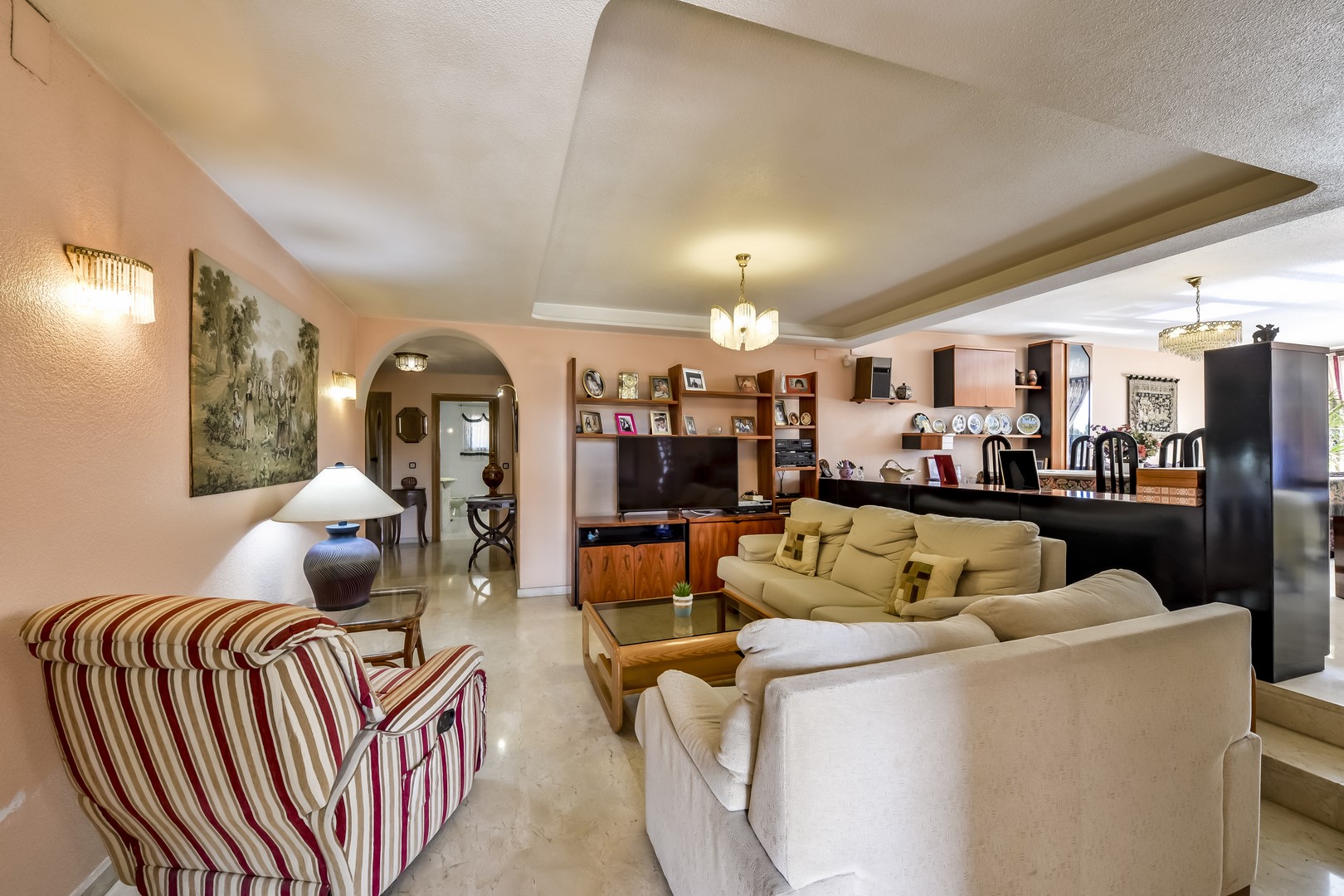 AMPLIA CASA EN BENIDORM — foto 10