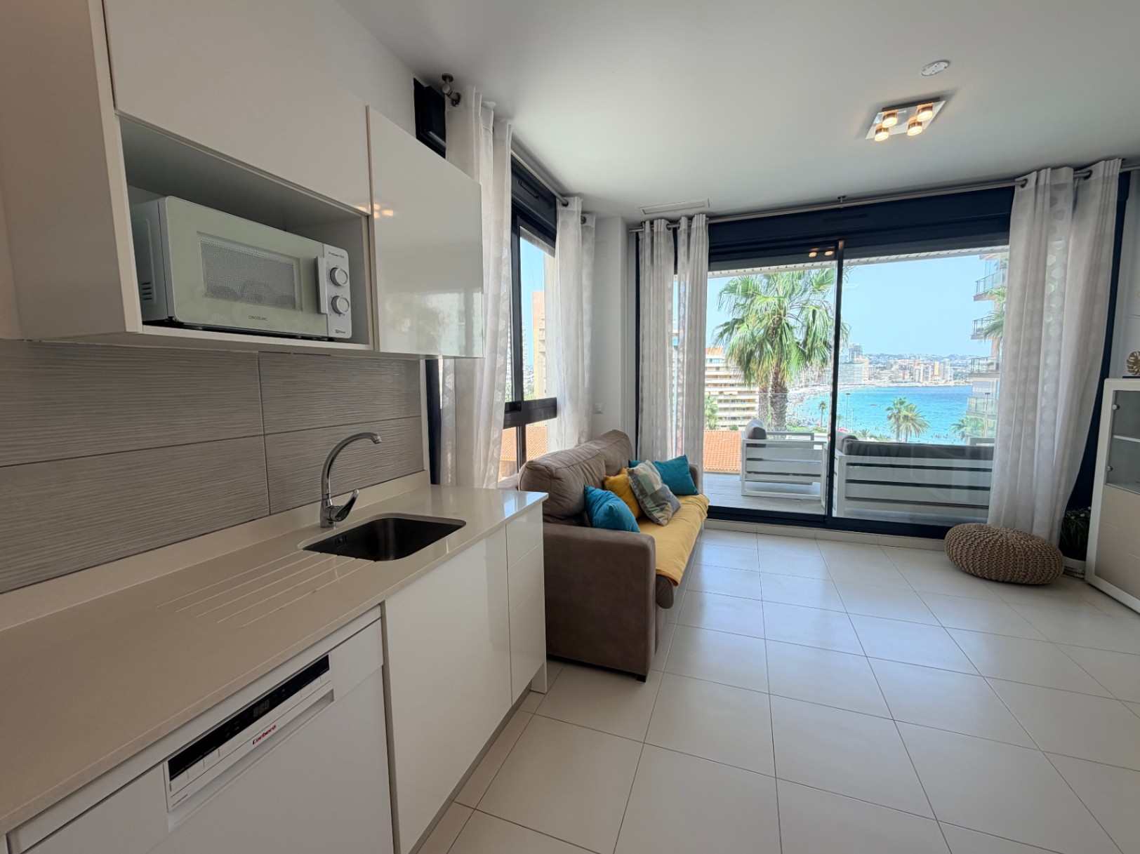 Modern 2-bedroom apartment with sea views in the Calpe Beach building — photo 25