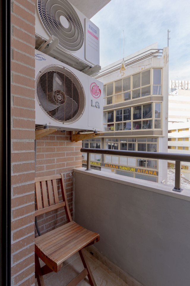 BEAUTIFUL FULLY RENOVATED APARTMENT — photo 5