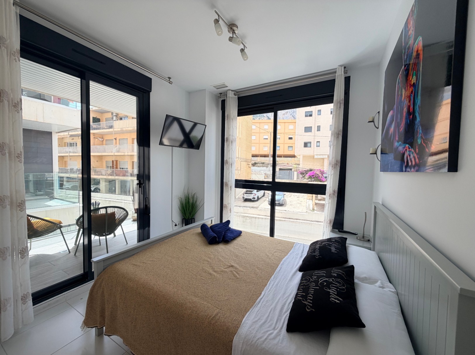 Modern 2-bedroom apartment with sea views in the Calpe Beach building — photo 15