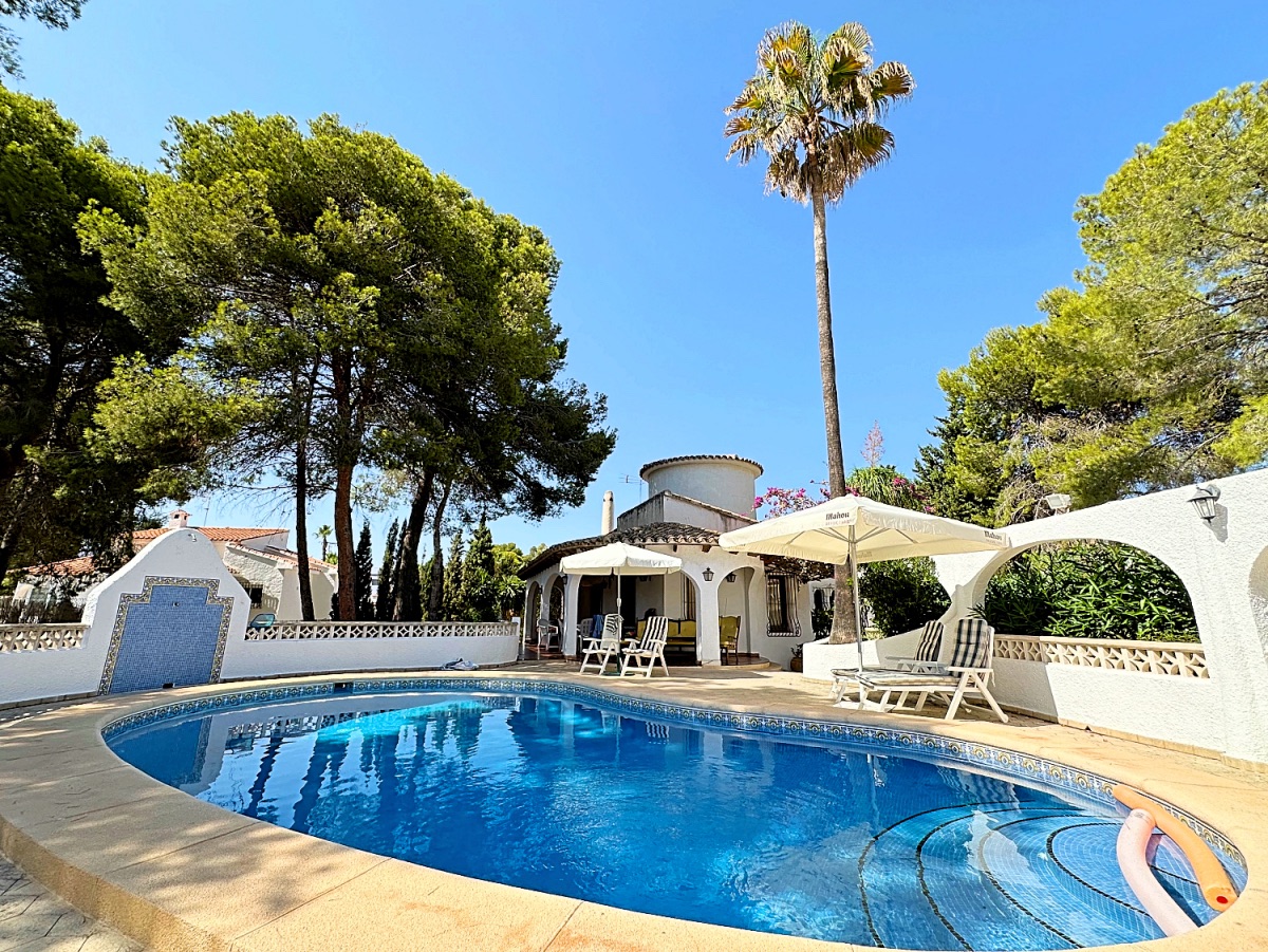 In the Los Pinos area If you identify with Mediterranean style...This is your home!! — photo 4